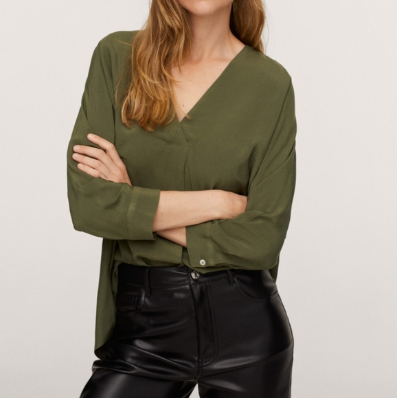 CLEARANCE NWT MANGO V NECK BLOUSE IN SIZE 4 KHAKI - Picture 2 of 9